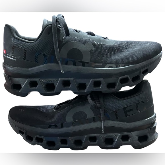ON CLOUDMONSTER w/CloudTec Men’s Athletic Shoe In All Black Sz 10.5 ✨NIB✨ - Picture 3 of 14